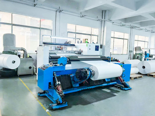 Oil Glue Type Synthetic Sticker Label , Simple Sticky Adhesive Label Roll